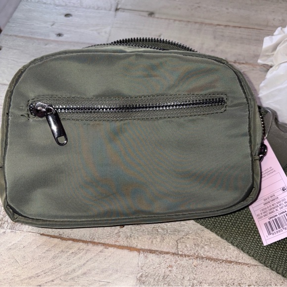 Wild Fable Women's Olive Green Small Fanny Pack Bag Adjustable Strap, NWT - Picture 10 of 12